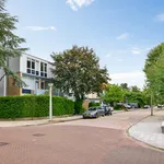 Huur 9 slaapkamer huis van 294 m² in Prinses Irenebuurt e.o.