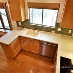 Rent 4 bedroom apartment in Oakland