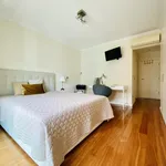 Rent 3 bedroom apartment of 140 m² in Lisbon