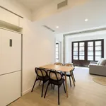 Rent 4 bedroom apartment of 50 m² in Barcelona