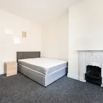 Rent 4 bedroom house in Leeds