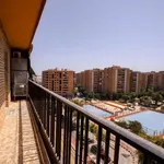 Rent a room of 100 m² in valencia