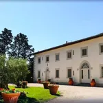 Rent 8 bedroom house of 400 m² in Signa