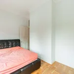 Rent 4 bedroom flat in London