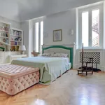 Rent 5 bedroom apartment of 321 m² in Roma