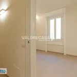 Rent 5 bedroom apartment of 100 m² in Milan