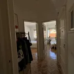 Rent a room of 60 m² in lisbon