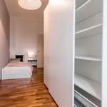 Rent a room of 80 m² in milan