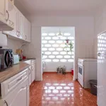 Rent a room of 60 m² in lisbon