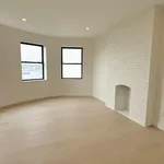 Rent 3 bedroom apartment of 162 m² in New York City