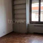 Affitto 5 camera appartamento di 135 m² in Firenze