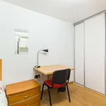 Rent a room of 260 m² in madrid