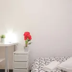 Rent a room of 80 m² in Madrid