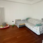 Rent 4 bedroom apartment of 70 m² in Milano