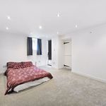 Rent 4 bedroom flat in Waverley