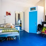 Rent a room of 350 m² in brussels