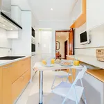 Rent 4 bedroom apartment of 95 m² in Lisbon