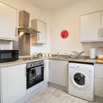 Rent 3 bedroom flat of 90 m² in Sunderland