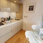 Rent 2 bedroom flat in London