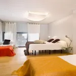 Rent 3 bedroom apartment of 80 m² in barcelona