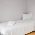 Rent 6 bedroom house in Porto