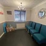 Rent 3 bedroom flat in East Midlands