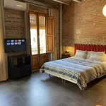 Rent 1 bedroom apartment of 40 m² in Barcelona