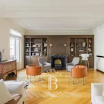 Rent 6 bedroom apartment of 312 m² in Paris