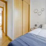 Rent a room of 80 m² in madrid