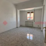 Affitto 3 camera appartamento di 90 m² in Taranto