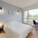 Rent 6 bedroom apartment of 100 m² in Evry Courcouronnes