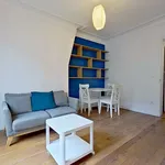 Rent 2 bedroom apartment of 33 m² in Paris