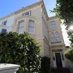 Rent 1 bedroom flat of 57 m² in Brighton