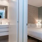 Rent 4 bedroom apartment of 68 m² in Barcelona