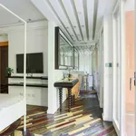 Rent 3 bedroom apartment of 196 m² in milan