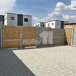 Pronajměte si 3 ložnic/e byt o rozloze 71 m² v Vochov