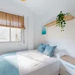 Rent a room of 100 m² in Valencia