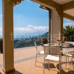 Rent 5 bedroom house of 250 m² in Taormina