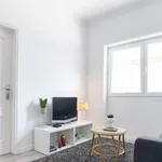 Rent a room of 90 m² in lisbon