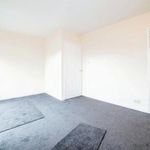 Rent 3 bedroom flat in East Midlands