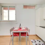 Rent 1 bedroom apartment of 45 m² in Amadora