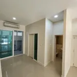 Rent 3 bedroom house of 200 m² in Krung Thep Maha Nakhon