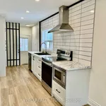 Maison de 699 m² avec 5 chambre(s) en location à Toronto