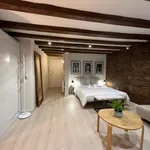 Rent 3 bedroom apartment of 40 m² in Barcelona