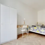 Appartement de 334 m² avec 1 chambre(s) en location à Paris