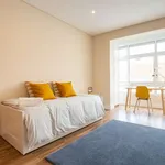 Rent 2 bedroom apartment of 59 m² in lisbon