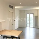 Rent 3 bedroom apartment of 80 m² in Milano