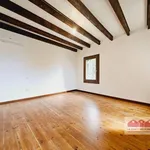 Rent 4 bedroom house of 204 m² in Creazzo