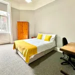 Rent 6 bedroom flat in Glasgow