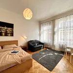 Pronajměte si 3 ložnic/e byt o rozloze 116 m² v Prague